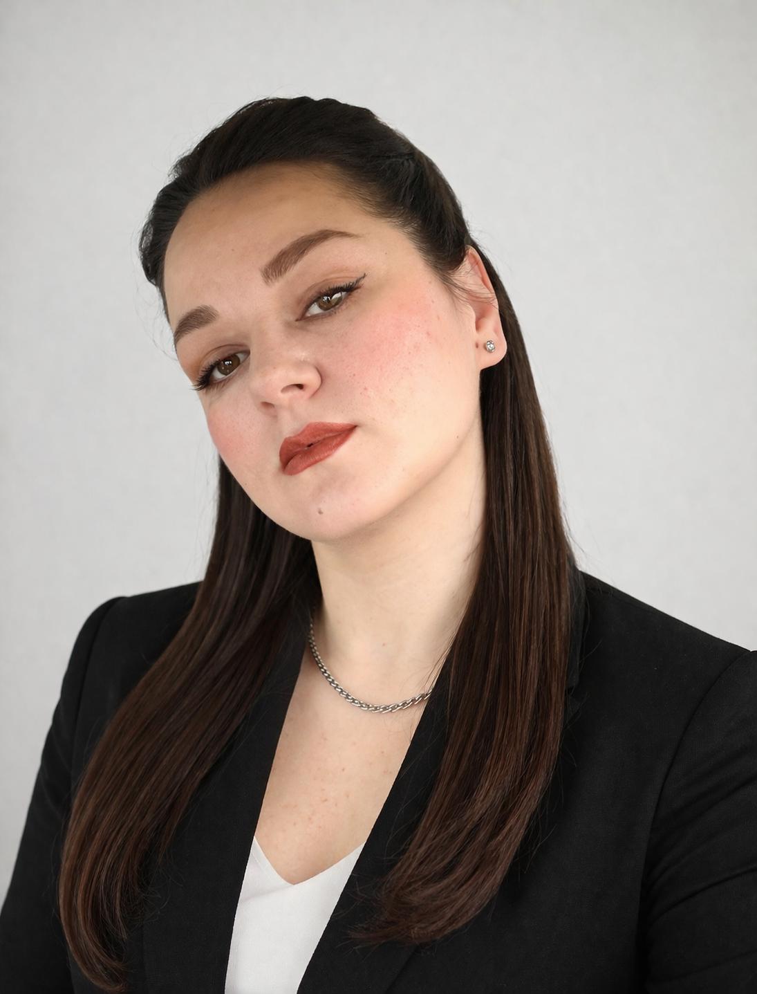 Professional portrait of Dr. Duygu Uner Bahar